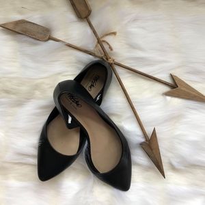 Mossimo Black Pointed Toe Flats NWOT